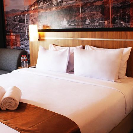 Bliss Soetta Hotel Semarang Luaran gambar