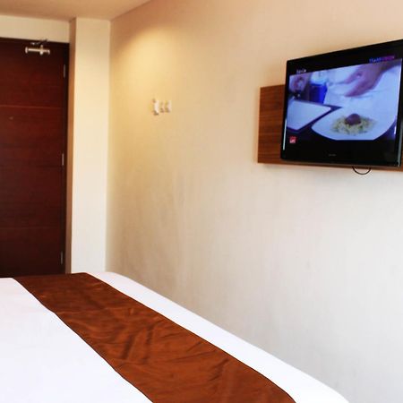 Bliss Soetta Hotel Semarang Luaran gambar
