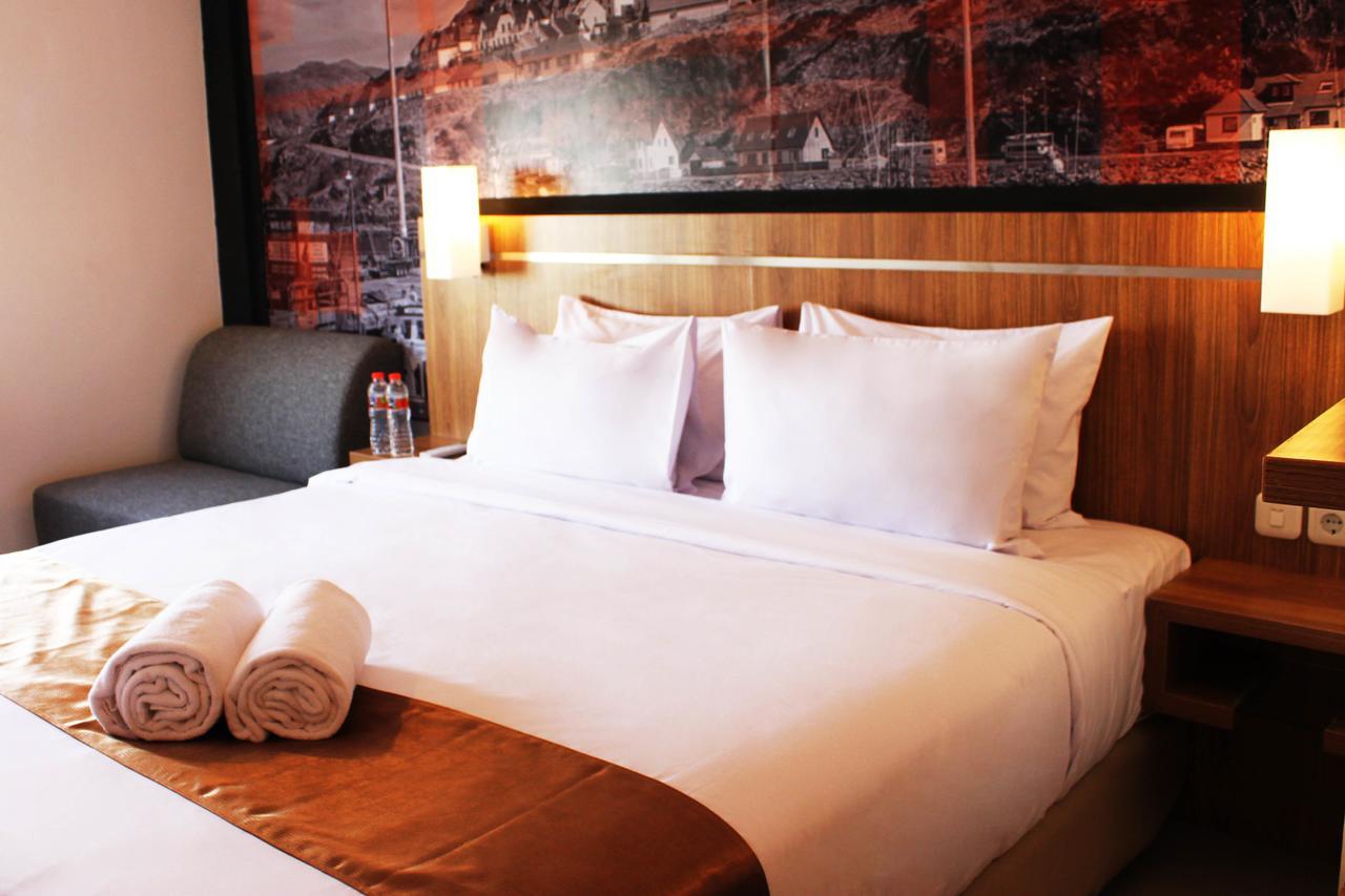 Bliss Soetta Hotel Semarang Luaran gambar