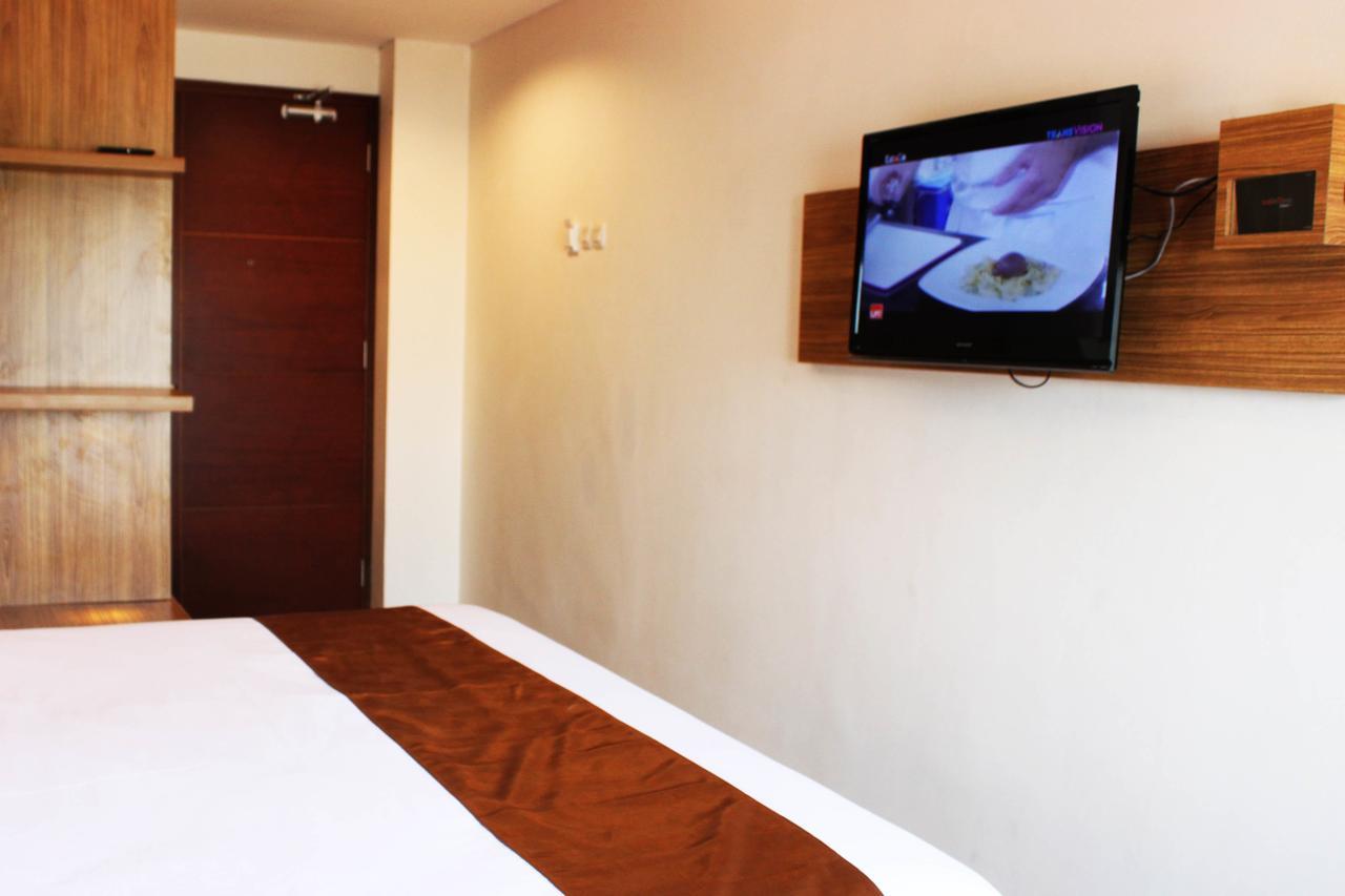 Bliss Soetta Hotel Semarang Luaran gambar
